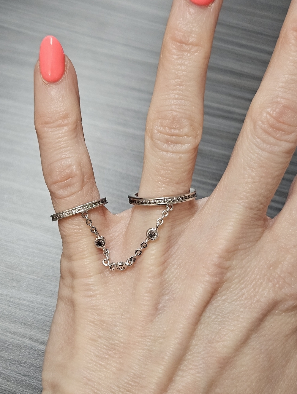 Henri Bendel Silver Luxe Uptown Twin Linked Chain Ring with Pavé Accents - Picture 10 of 12